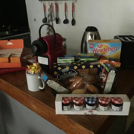 Au Pied Du Capitole-toulouse Centre-logement Jusqu'a 6 Personnes-parking Et Petit Dejeuner Inclus