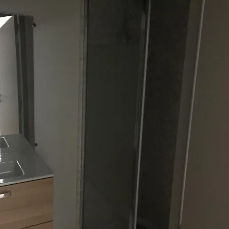 Au Pied Du Capitole-toulouse Centre-logement Jusqu'a 6 Personnes-parking Et Petit Dejeuner Inclus Apartamento